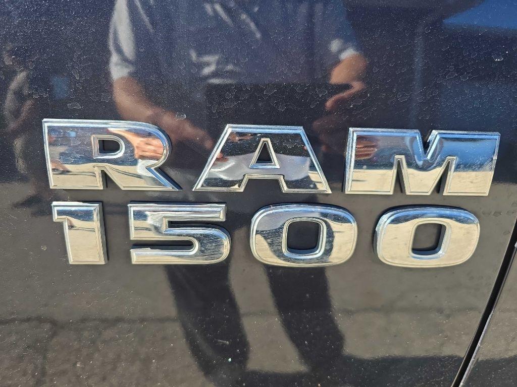 RAM 1500 4WD Crew Cab 140.5" Laramie 2016