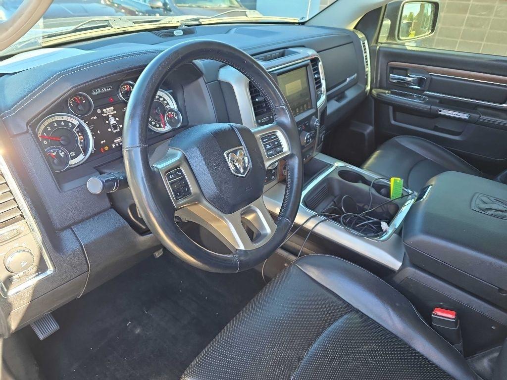 RAM 1500 4WD Crew Cab 140.5" Laramie 2016