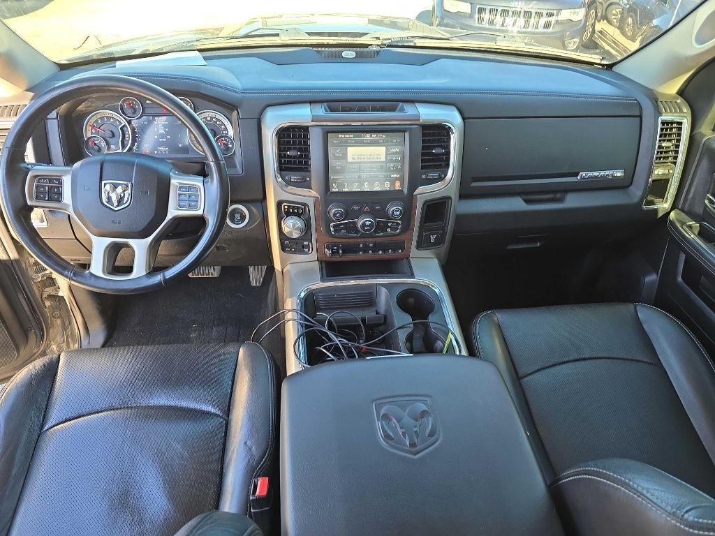 RAM 1500 4WD Crew Cab 140.5" Laramie 2016