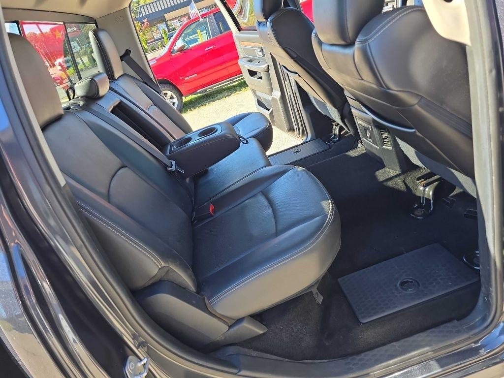 RAM 1500 4WD Crew Cab 140.5" Laramie 2016