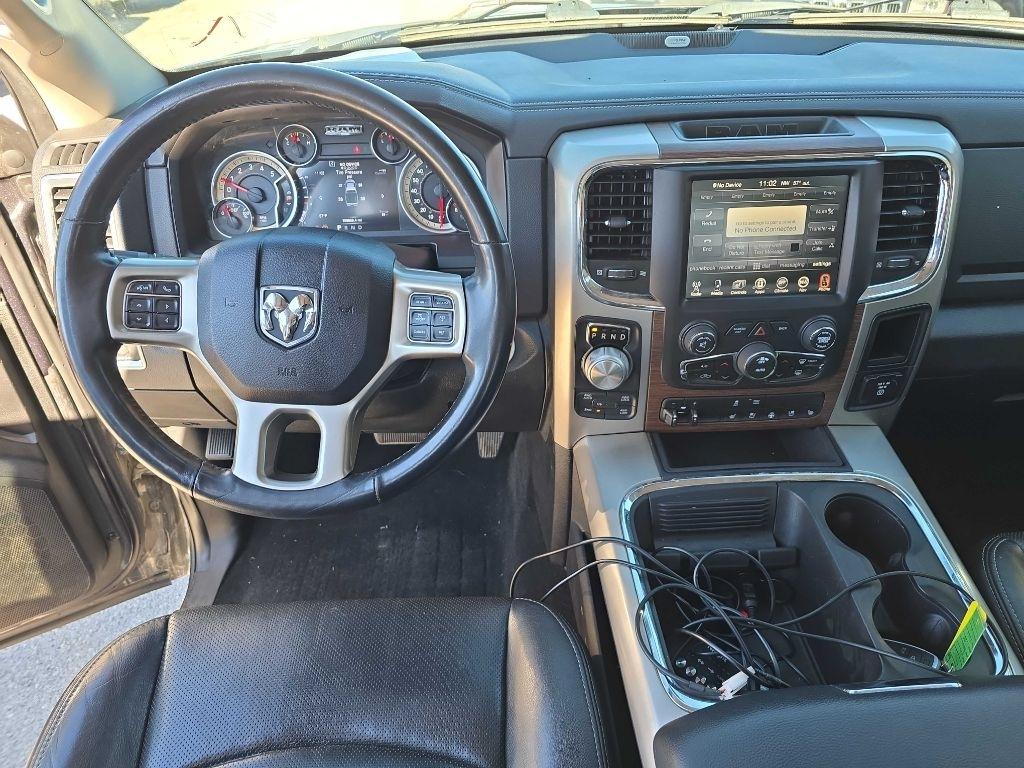RAM 1500 4WD Crew Cab 140.5" Laramie 2016
