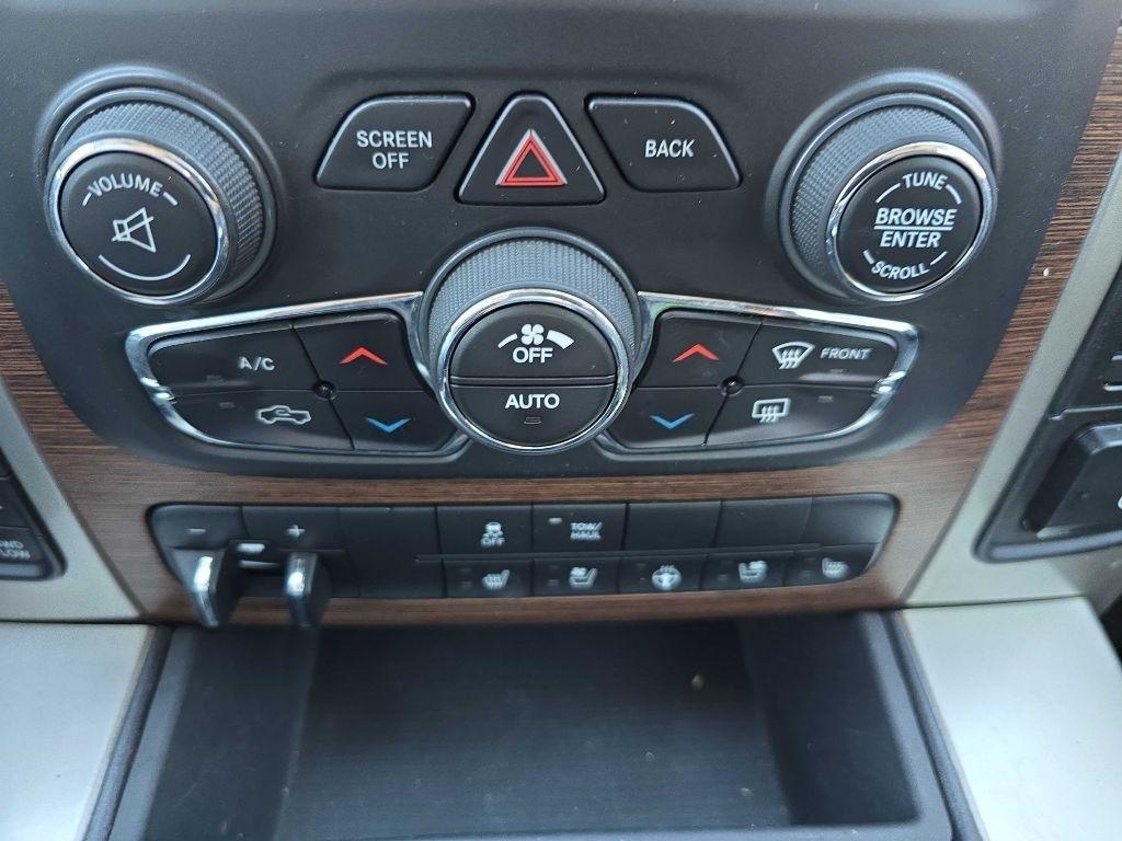 RAM 1500 4WD Crew Cab 140.5" Laramie 2016