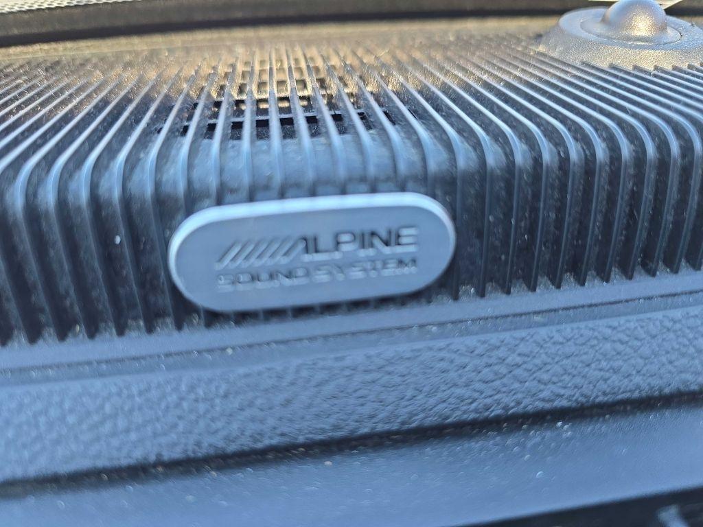 RAM 1500 4WD Crew Cab 140.5" Laramie 2016