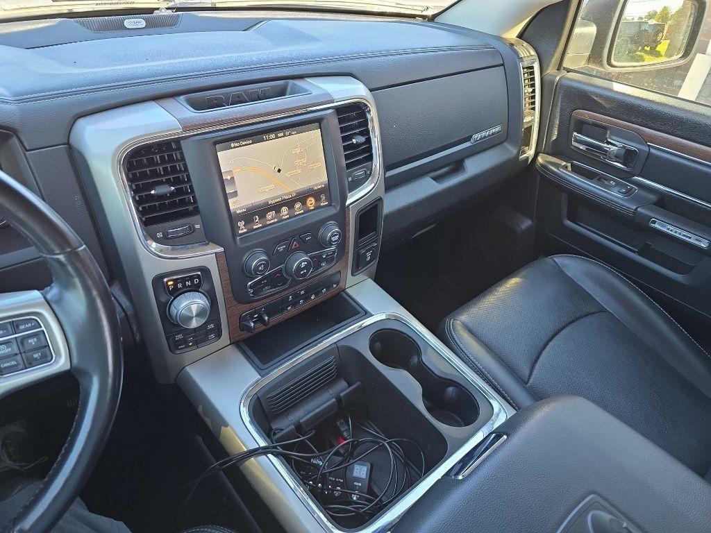 RAM 1500 4WD Crew Cab 140.5" Laramie 2016