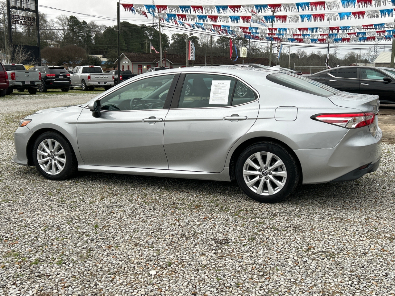 Toyota Camry LE Auto (Natl) 2019