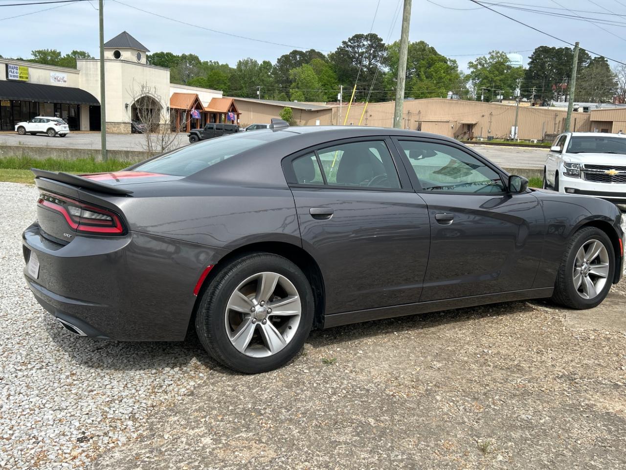 Dodge Charger 4dr Sdn SXT RWD 2016
