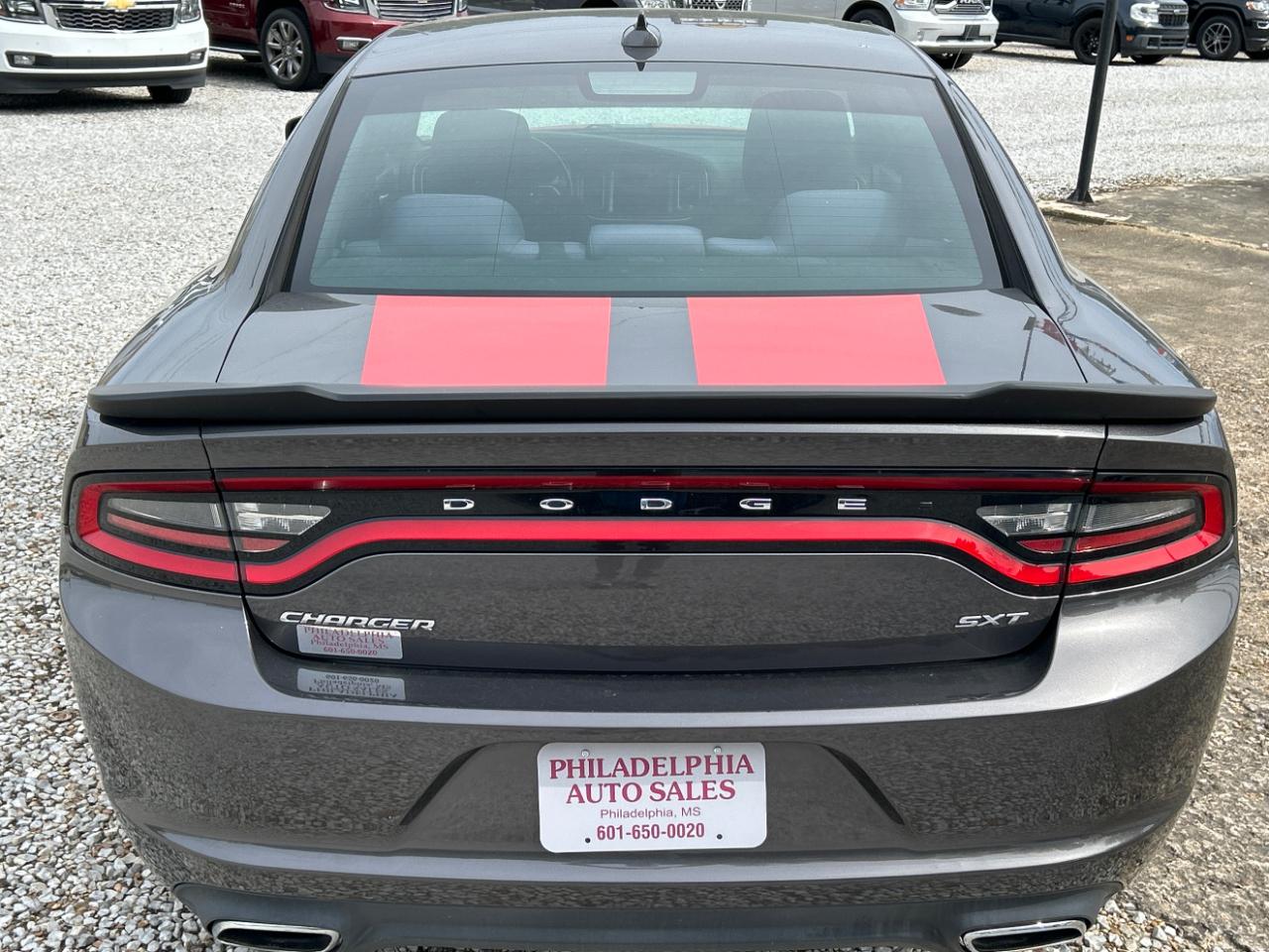 Dodge Charger 4dr Sdn SXT RWD 2016