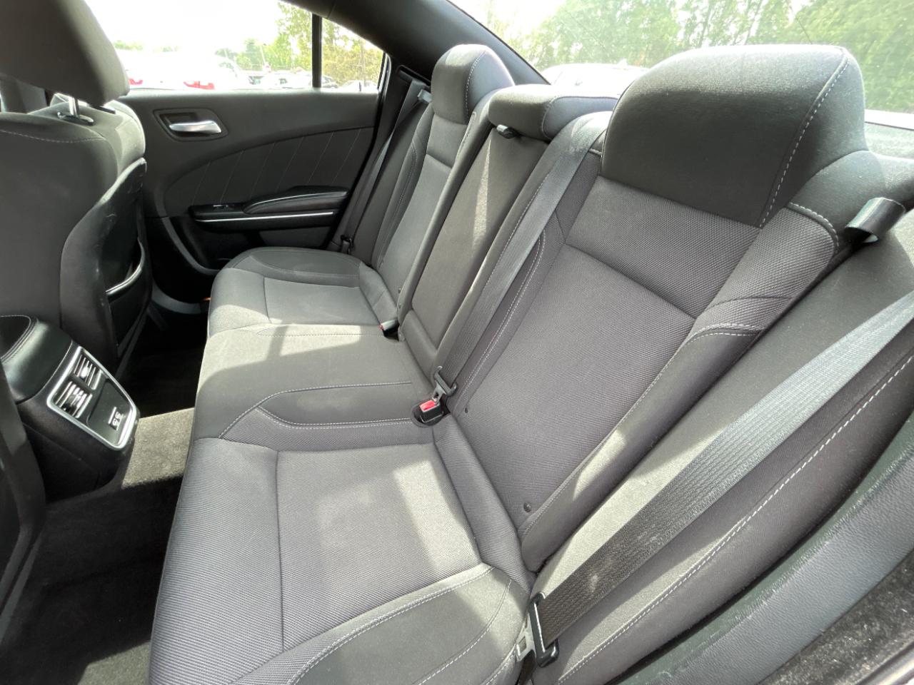 Dodge Charger 4dr Sdn SXT RWD 2016