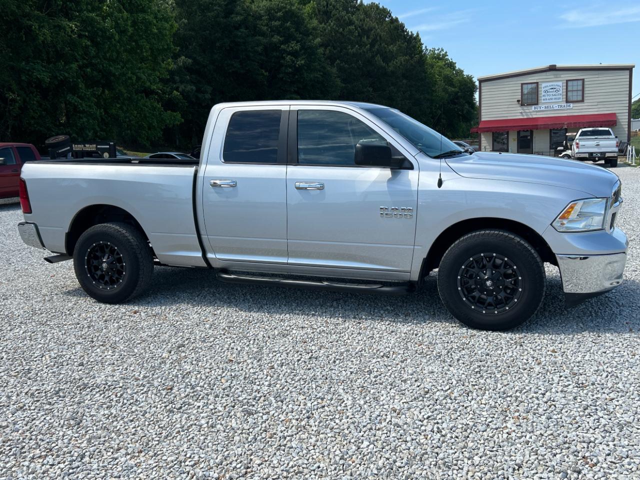 RAM 1500 2WD Quad Cab 140.5" SLT 2016