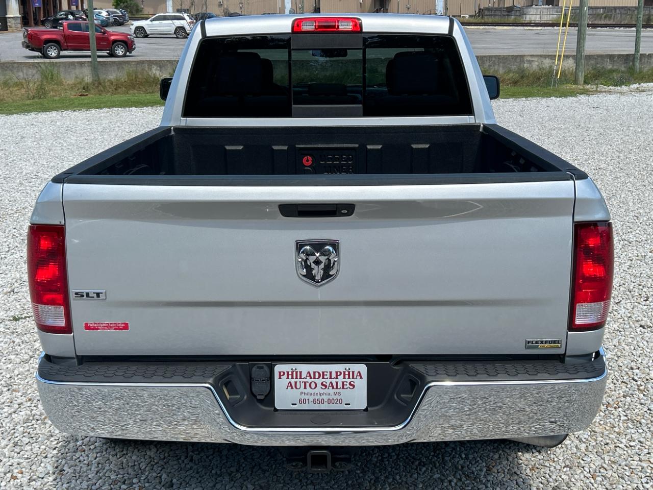 RAM 1500 2WD Quad Cab 140.5" SLT 2016