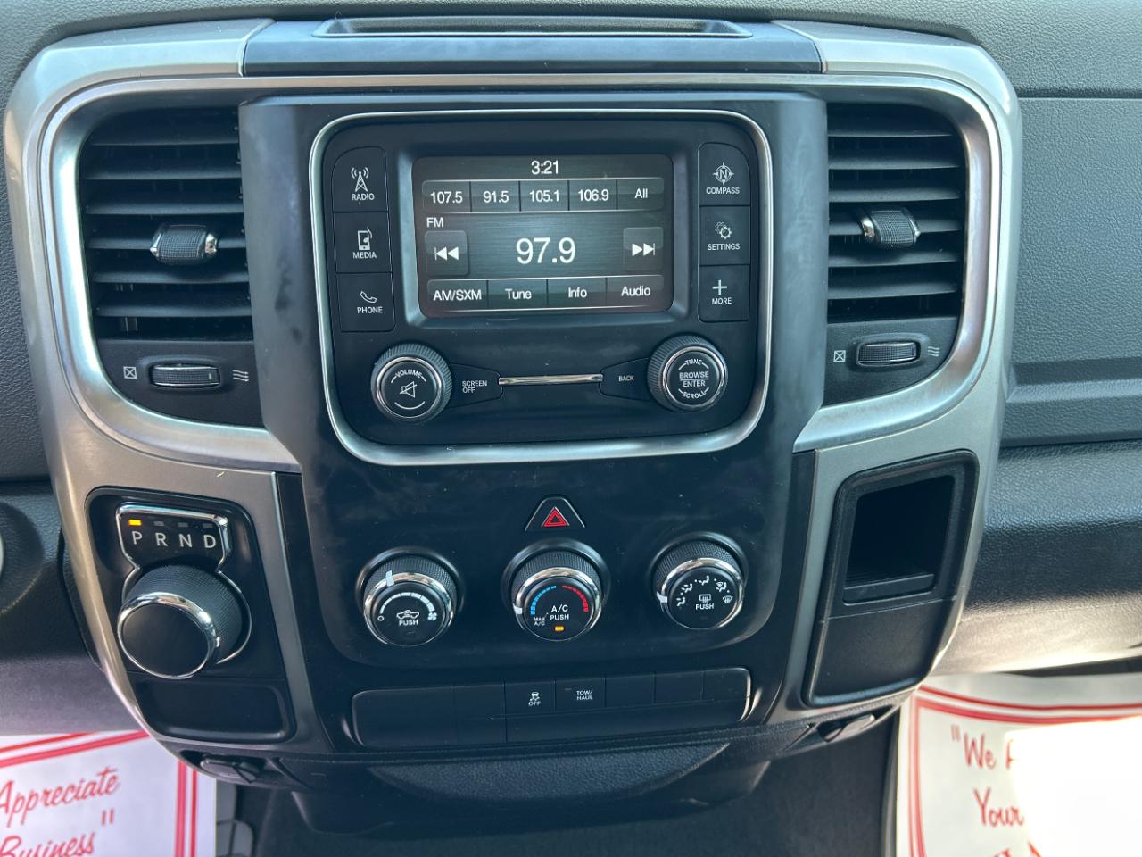 RAM 1500 2WD Quad Cab 140.5" SLT 2016
