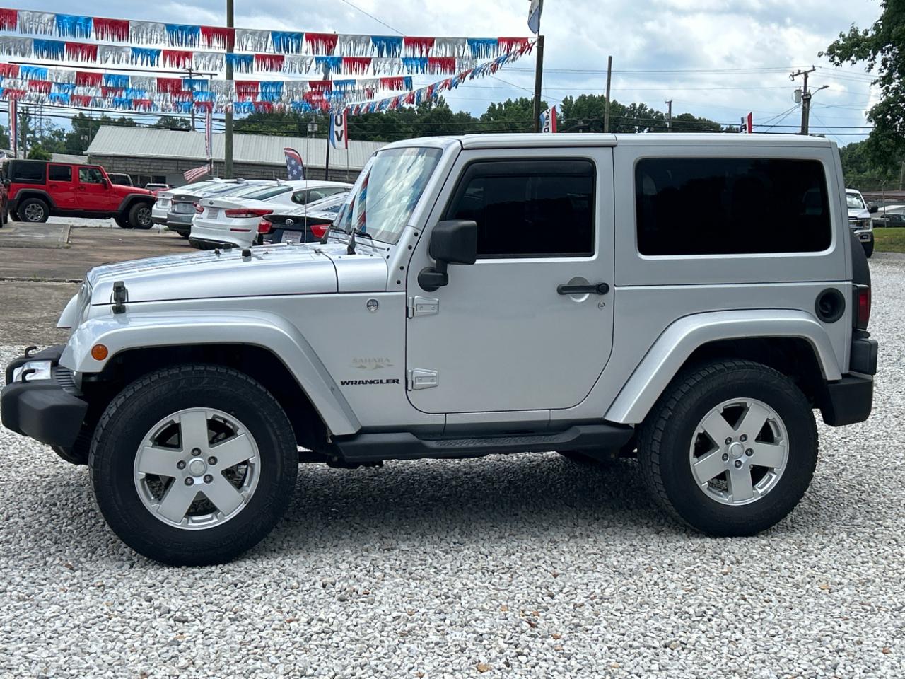 Jeep Wrangler 4WD 2dr Sahara 2011
