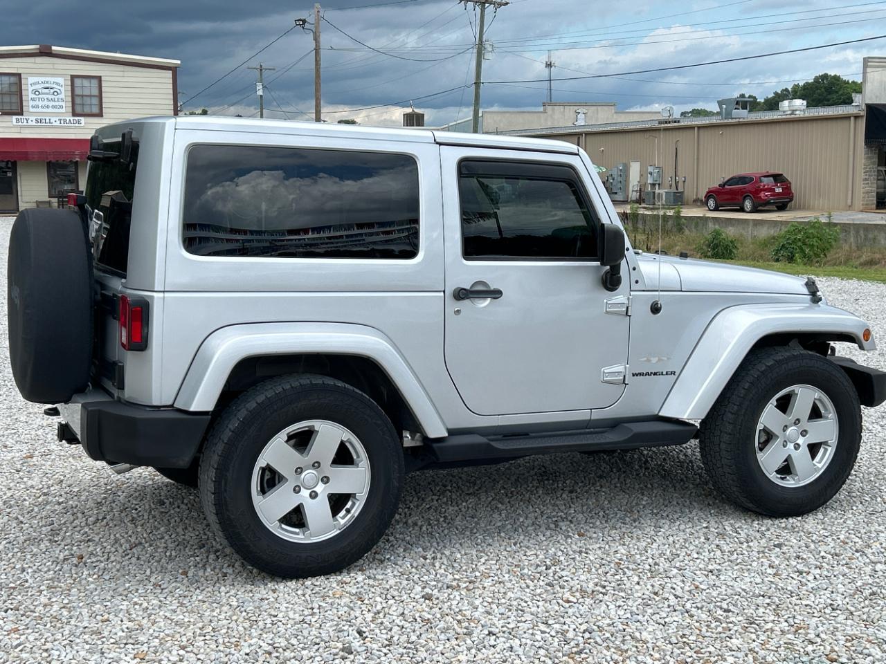 Jeep Wrangler 4WD 2dr Sahara 2011