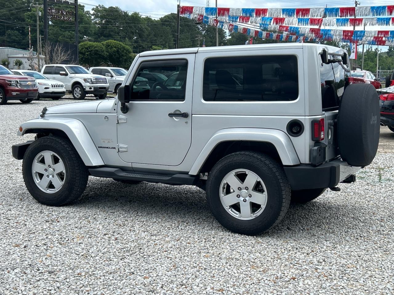 Jeep Wrangler 4WD 2dr Sahara 2011