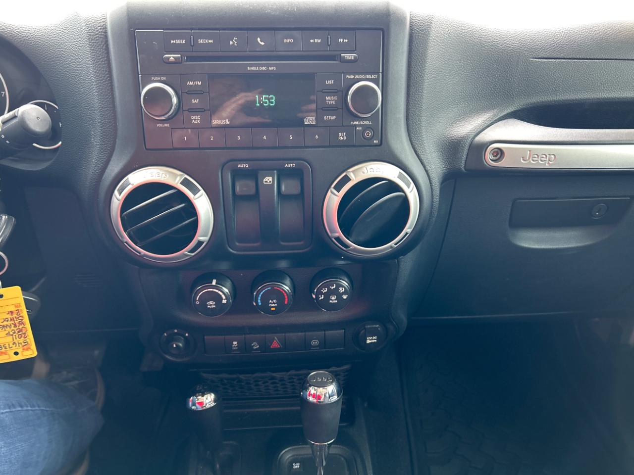 Jeep Wrangler 4WD 2dr Sahara 2011