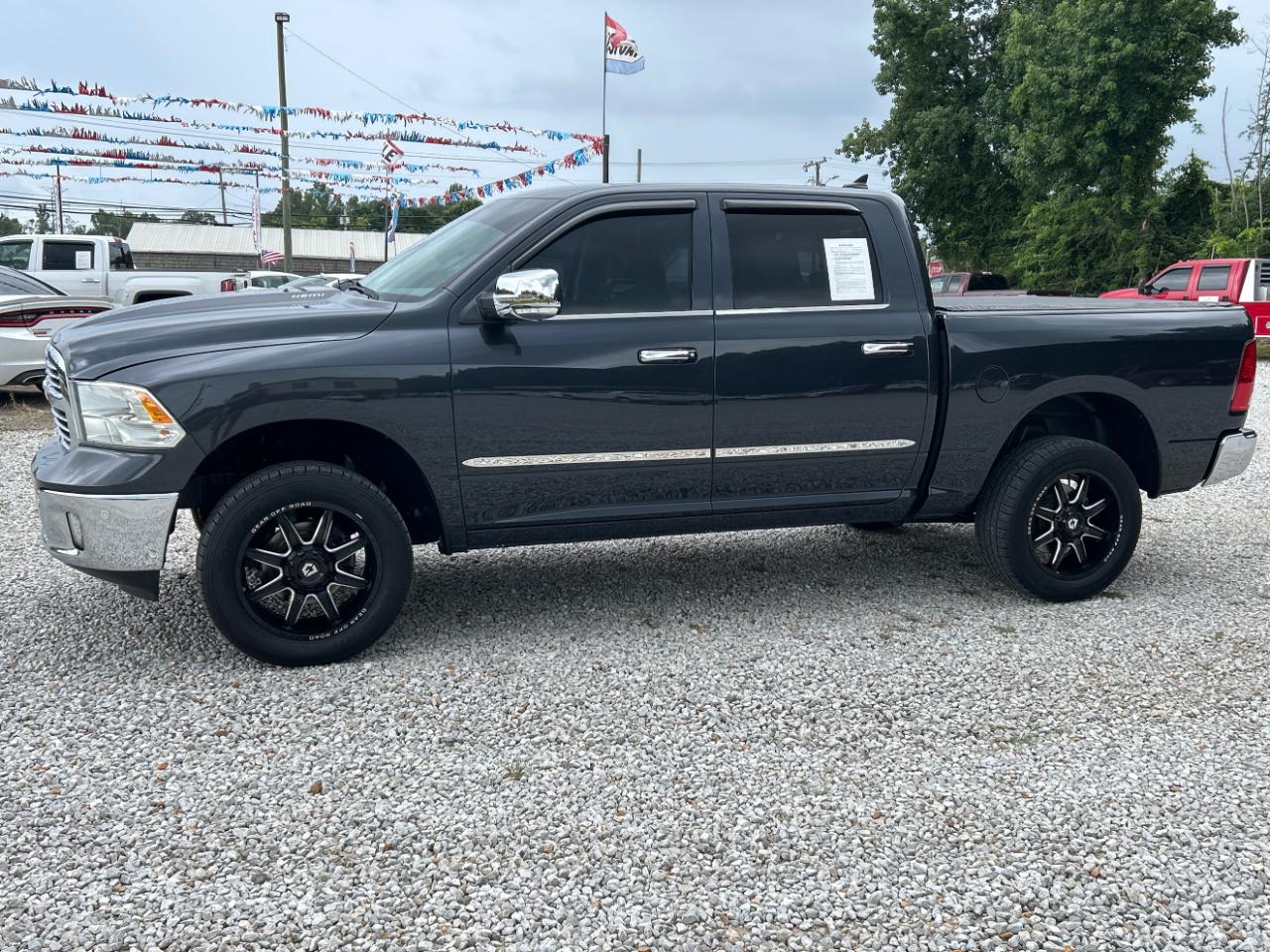 2014 RAM 1500 2WD Crew Cab 140.5" Big Horn