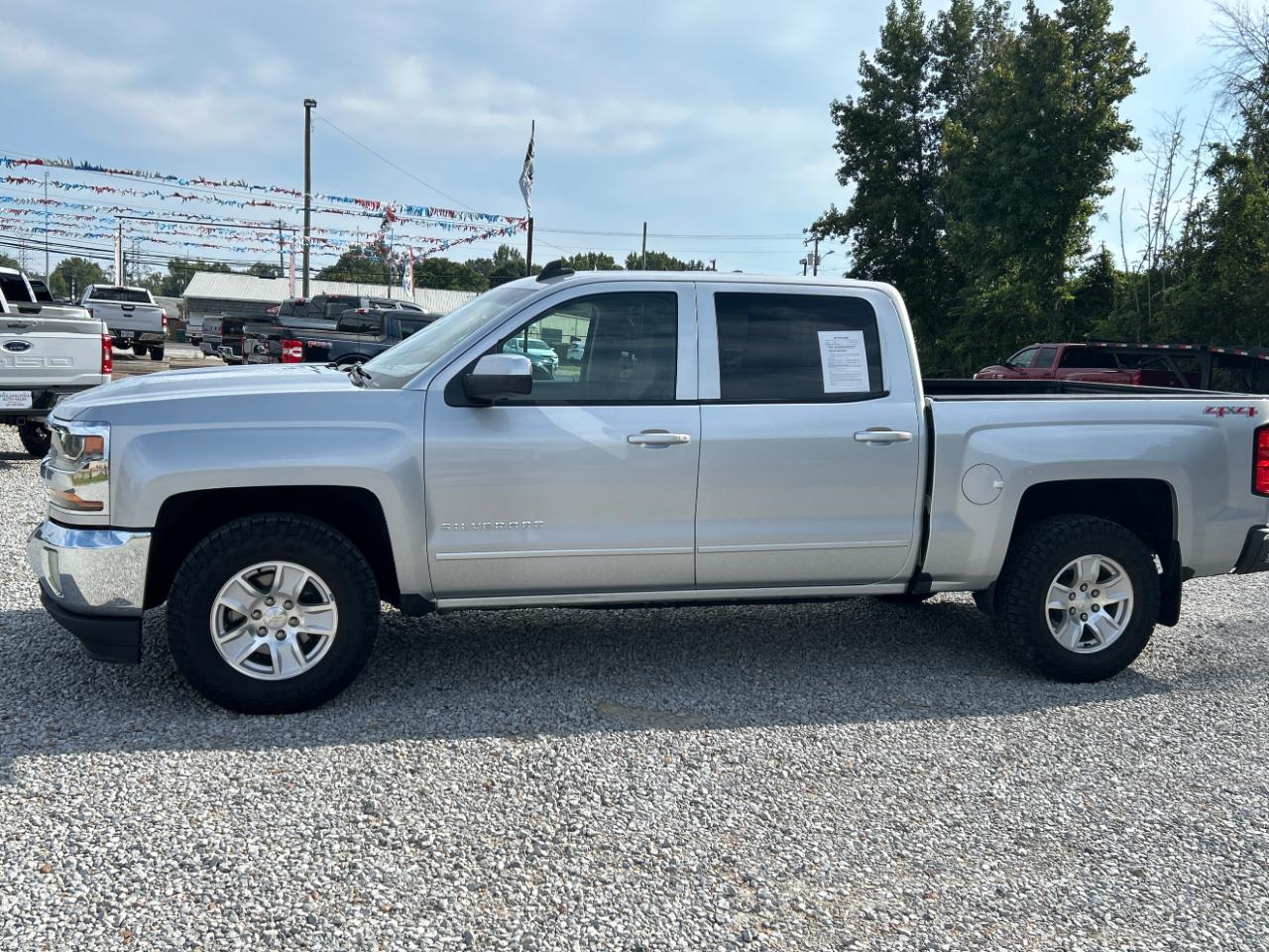 2017 Chevrolet Silverado 1500 4WD Crew Cab 143.5" LT w/1LT