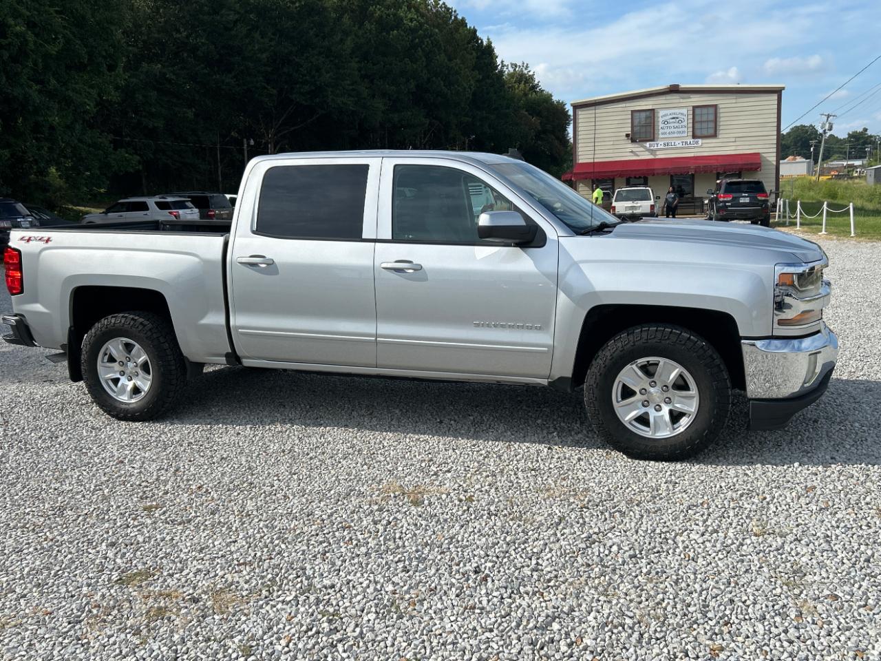 Chevrolet Silverado 1500 4WD Crew Cab 143.5" LT w/1LT 2017