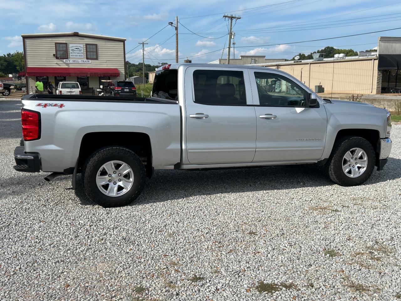 Chevrolet Silverado 1500 4WD Crew Cab 143.5" LT w/1LT 2017