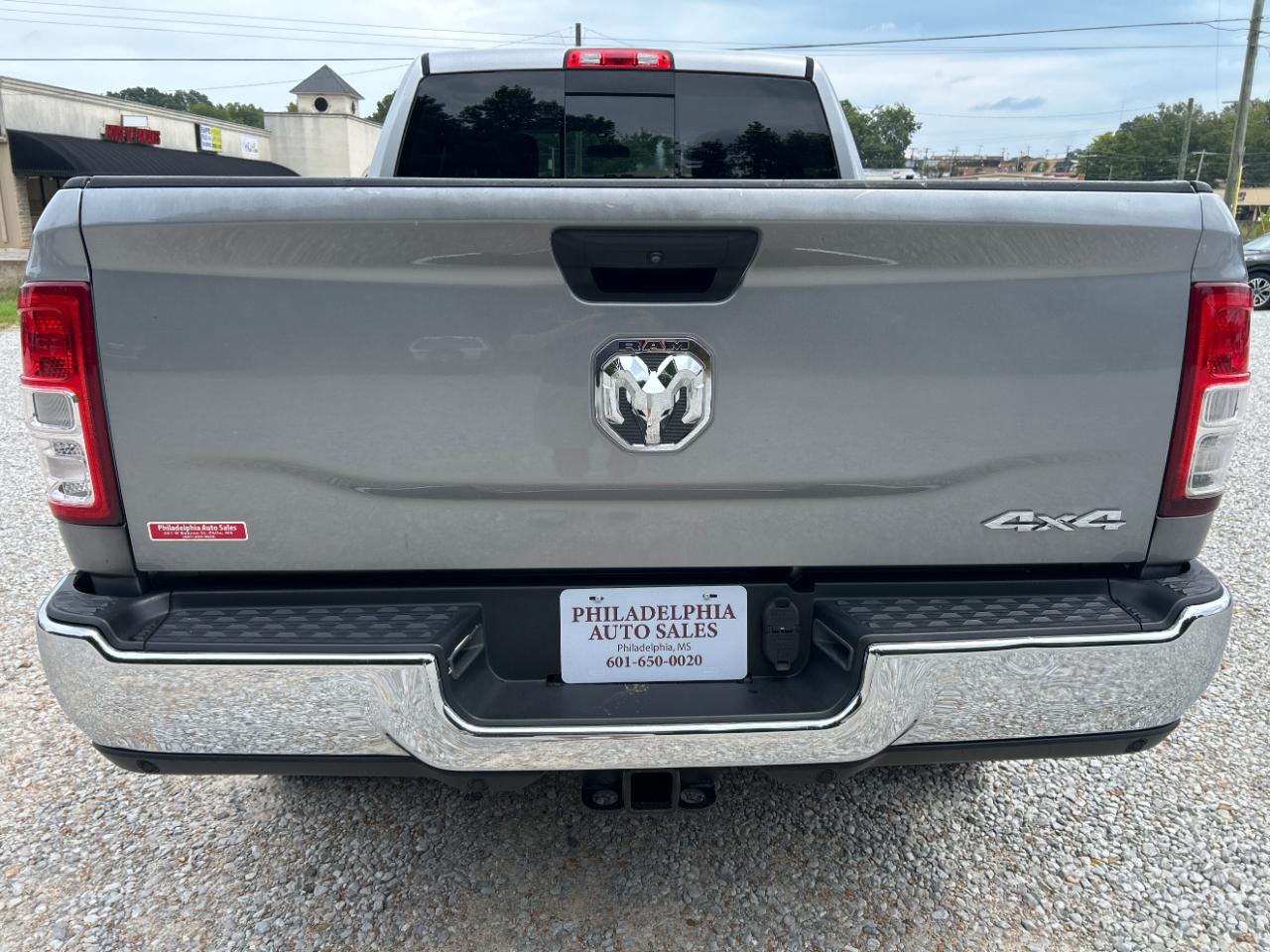 RAM 2500 Tradesman 4x4 Crew Cab 6'4" Box 2020