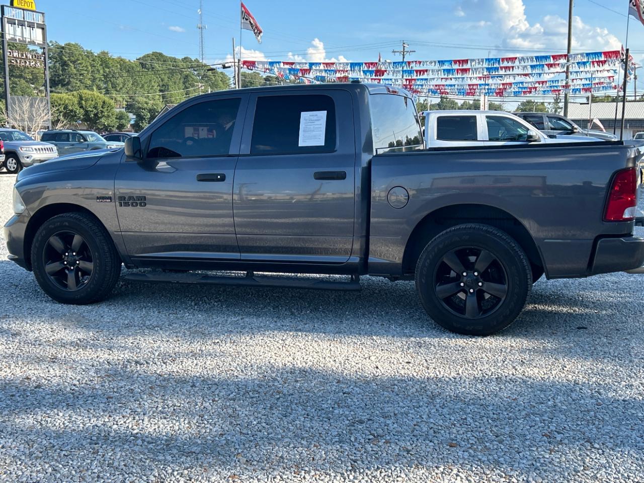 RAM 1500 Express 4x2 Crew Cab 5'7" Box 2018