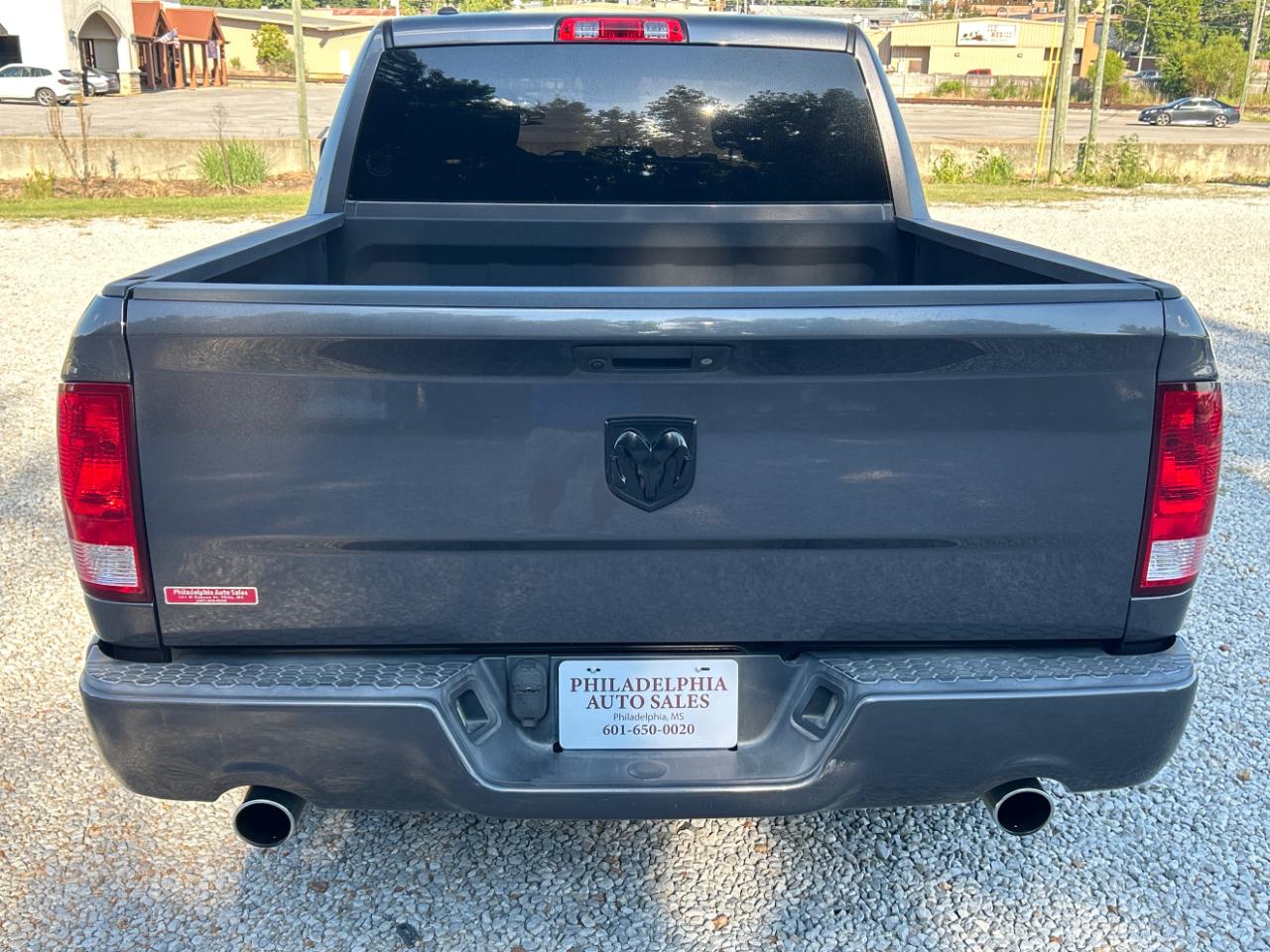 RAM 1500 Express 4x2 Crew Cab 5'7" Box 2018