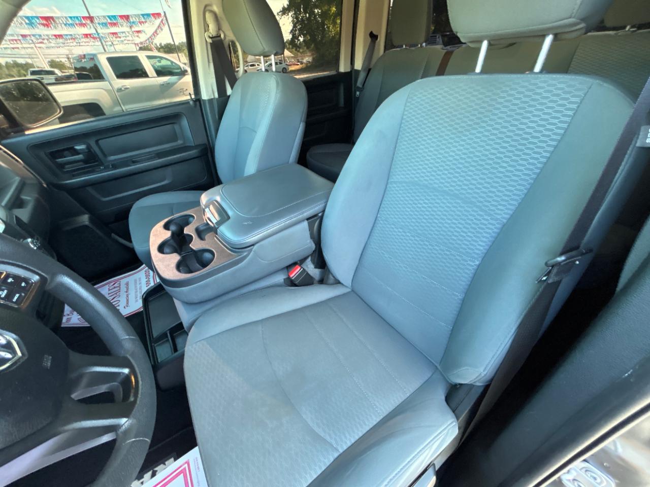 RAM 1500 Express 4x2 Crew Cab 5'7" Box 2018