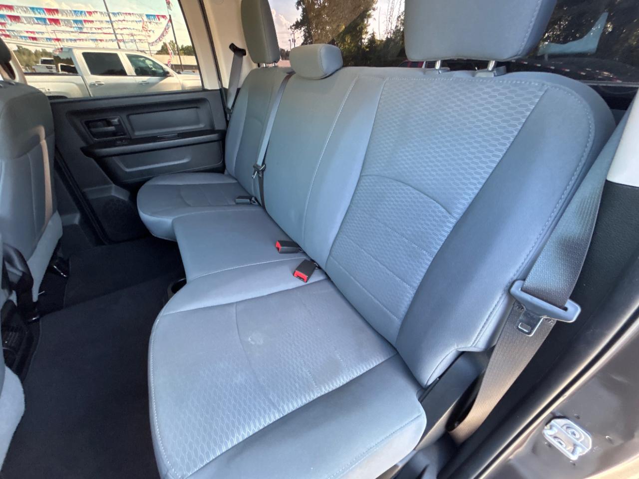 RAM 1500 Express 4x2 Crew Cab 5'7" Box 2018