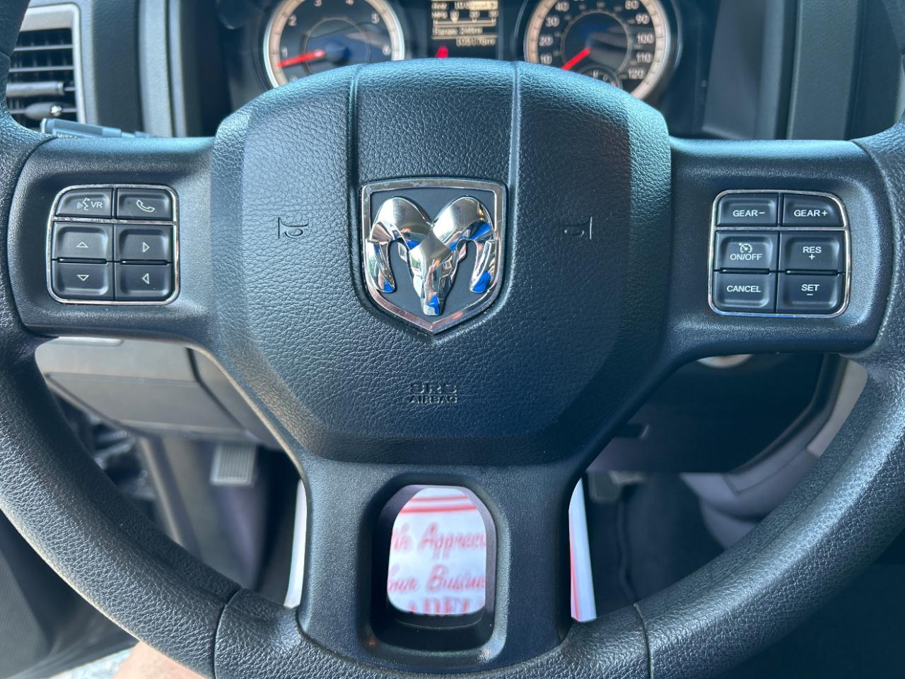 RAM 1500 Express 4x2 Crew Cab 5'7" Box 2018