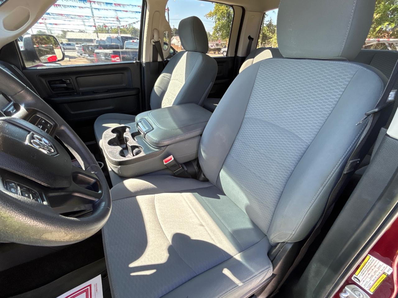 RAM 2500 Tradesman 4x4 Crew Cab 6'4" Box 2018