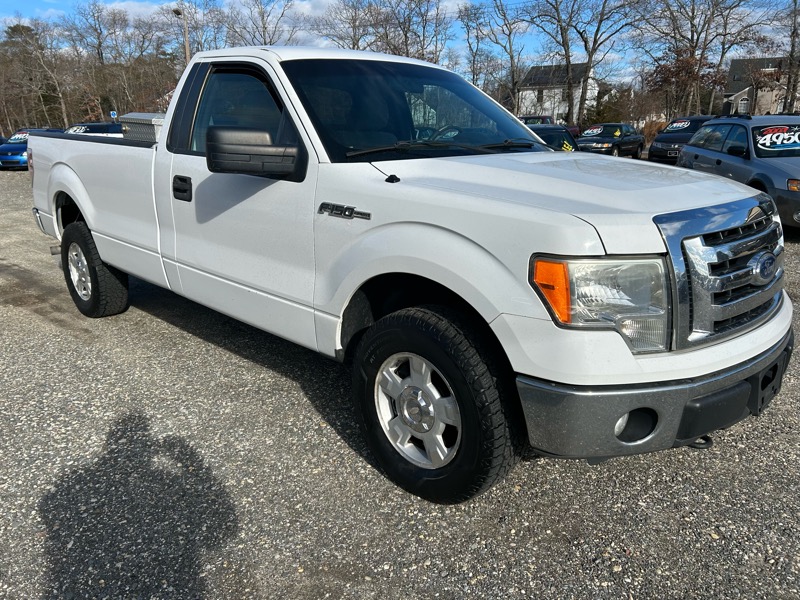 Ford F-150 4WD Reg Cab 126" XLT 2011