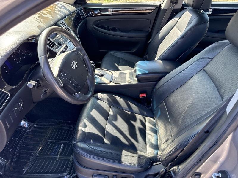 Hyundai Genesis 3.8L 2013