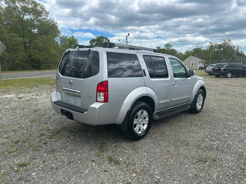 Nissan Pathfinder XE 4WD 2005