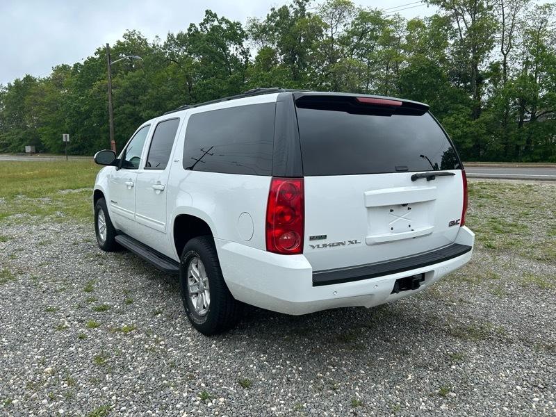 GMC Yukon XL SLT-1 1/2 Ton 4WD 2012