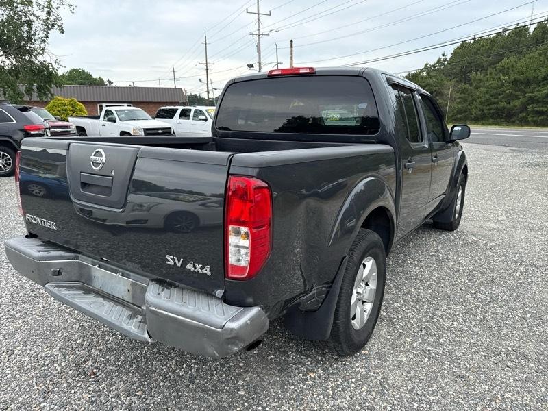Nissan Frontier 2017.5 Crew Cab 4x4 SV V6 Auto 2011
