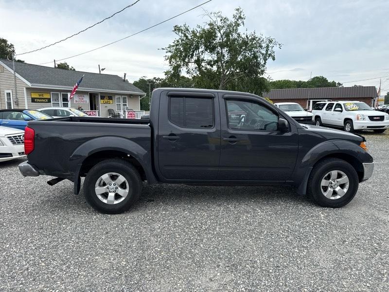 Nissan Frontier 2017.5 Crew Cab 4x4 SV V6 Auto 2011