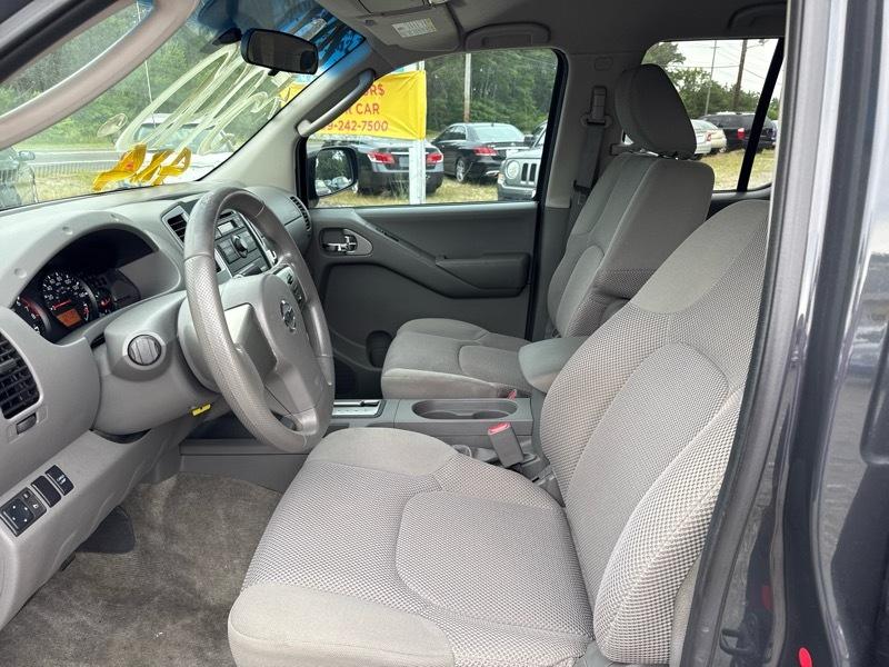 Nissan Frontier 2017.5 Crew Cab 4x4 SV V6 Auto 2011
