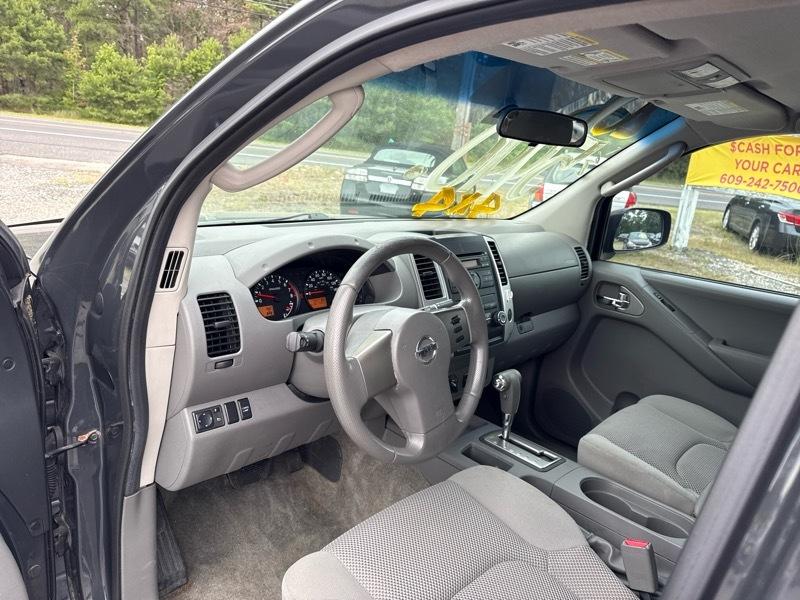 Nissan Frontier 2017.5 Crew Cab 4x4 SV V6 Auto 2011