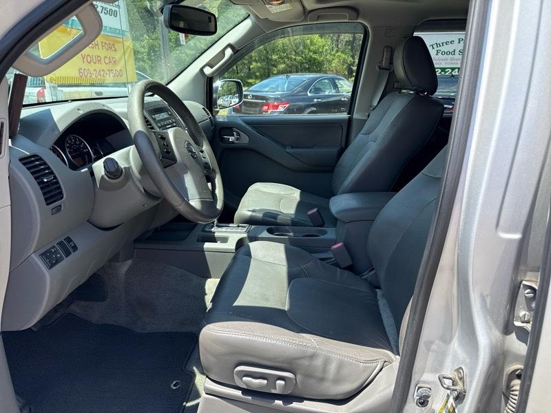 Nissan Frontier 4WD Crew Cab LWB Auto SL 2012