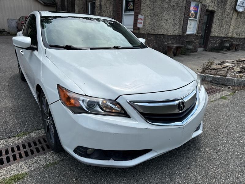 Acura ILX 5-Spd AT w/ Premium Package 2013
