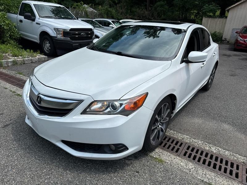 Acura ILX 5-Spd AT w/ Premium Package 2013