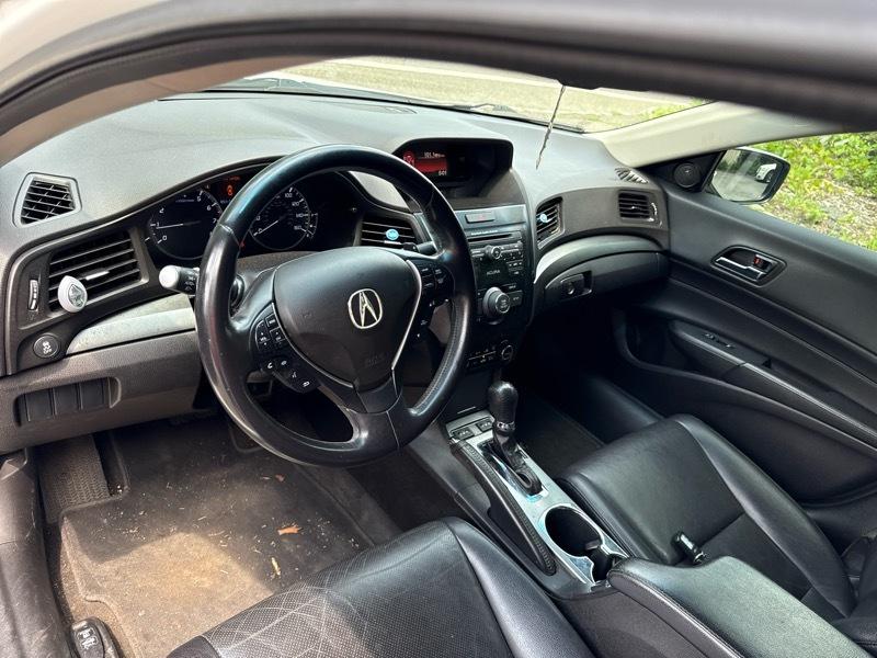 Acura ILX 5-Spd AT w/ Premium Package 2013