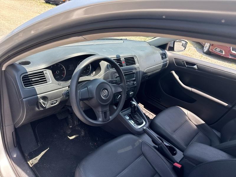 Volkswagen Jetta SE 2012