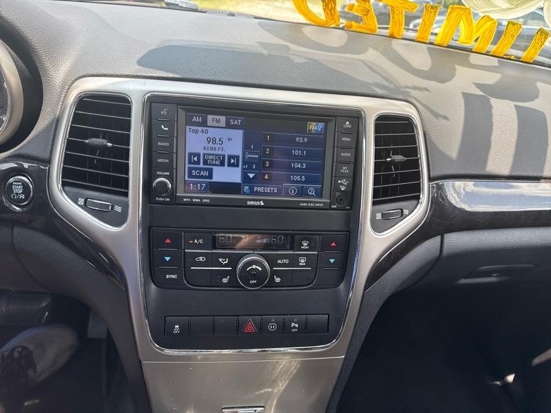 Jeep Grand Cherokee Laredo 4WD 2011