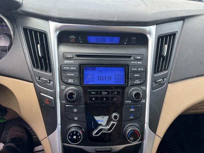 Hyundai Sonata 4dr Sdn 2.4L Auto GLS 2012