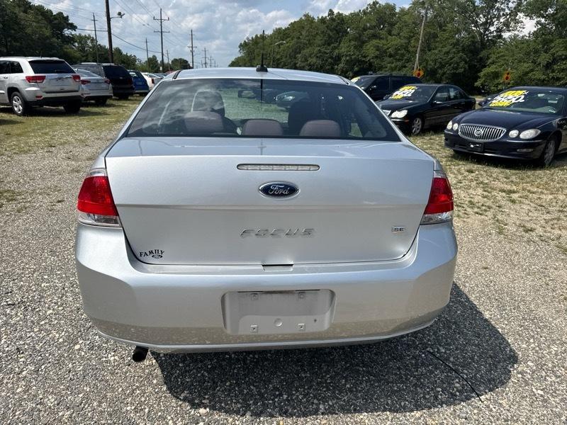 Ford Focus SE Sedan 2010