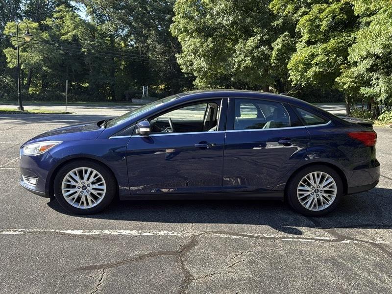 Ford Focus Titanium Sedan 2016