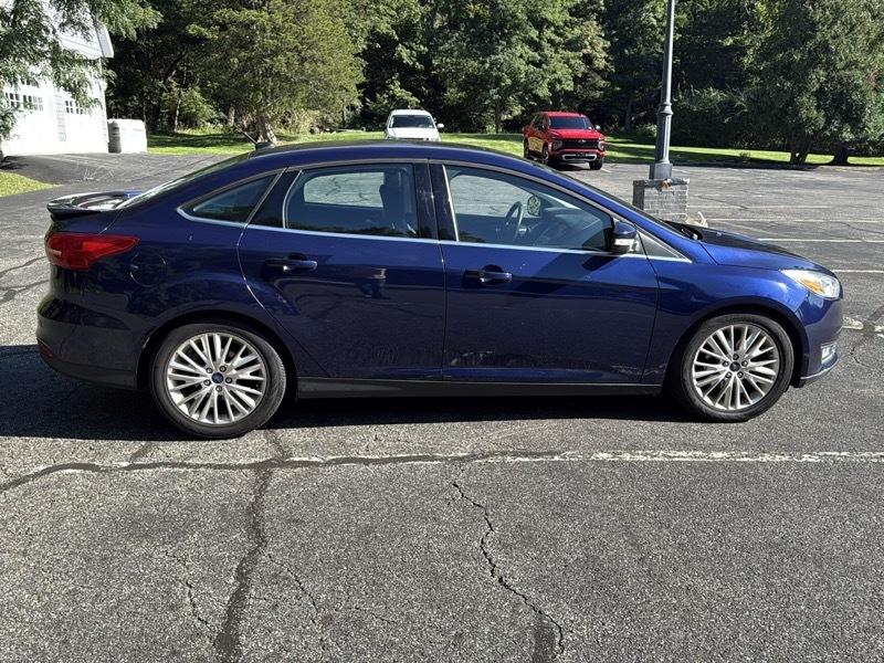 Ford Focus Titanium Sedan 2016