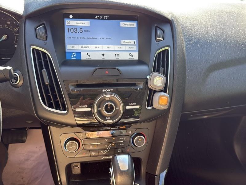 Ford Focus Titanium Sedan 2016