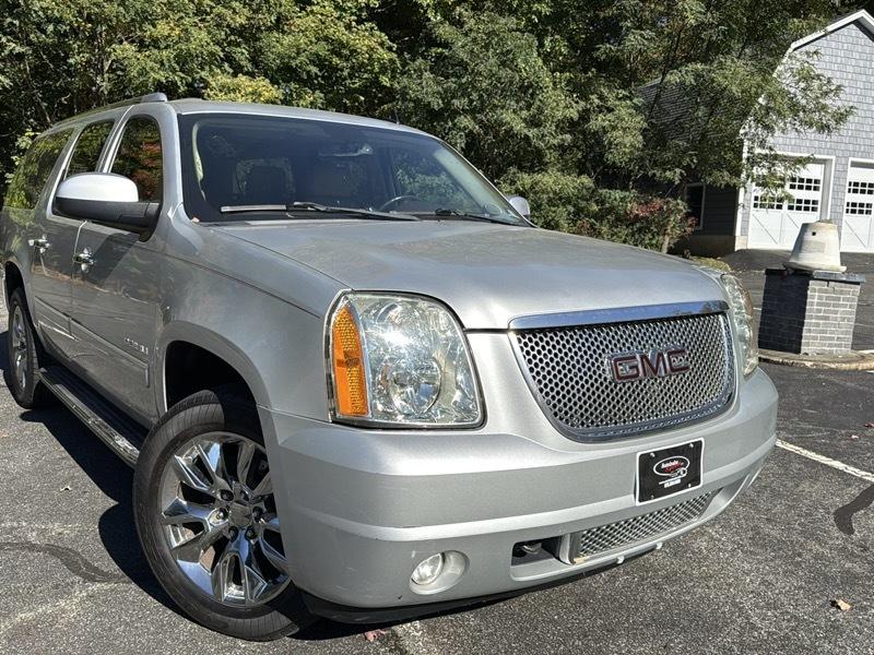 2011 GMC Yukon Denali XL 4WD